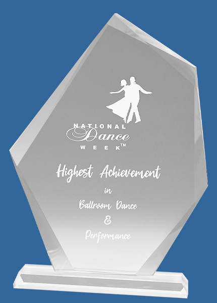 CT594_t Clarity Peak Clear Glass Award Trophy (10mm Thick)