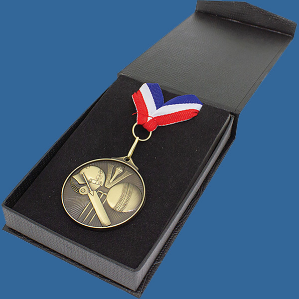 H28t Flip-Top Ribbon Medal Box extra space for display