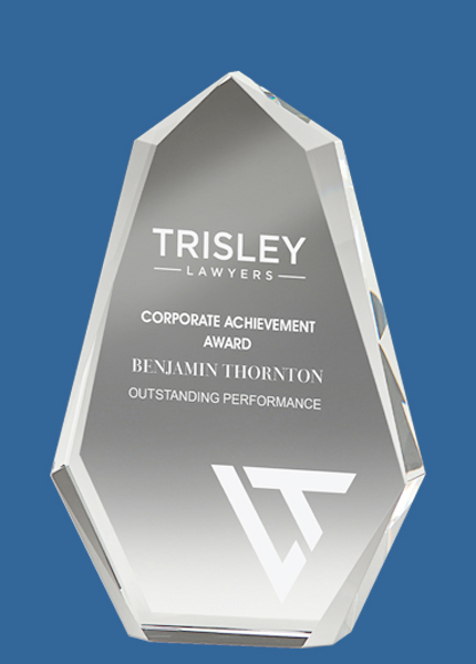 CC365_t Aria Peak Clear Crystal Award (35mm thick)