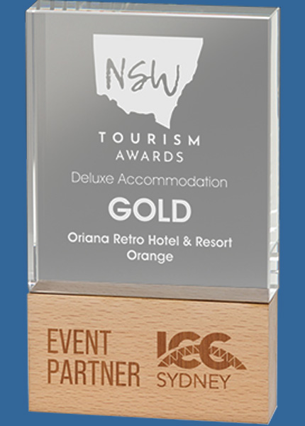 QT08t Flagship Crystal & Wood Award